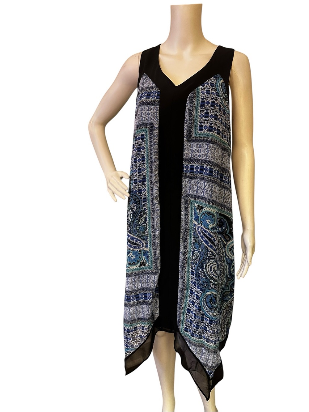 AB Studio V-Neck Sleeveless Handkerchief Hem Dress in Black and Blue Paisley